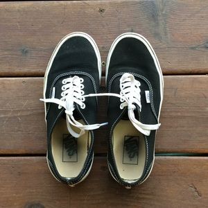 Authentic low top Vans